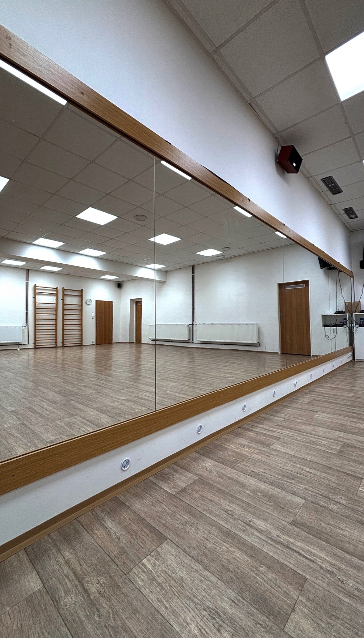 Fitfun - Pronájem dvou sálů pro lektory jógy, meditace, pilates nebo klidně workshopy